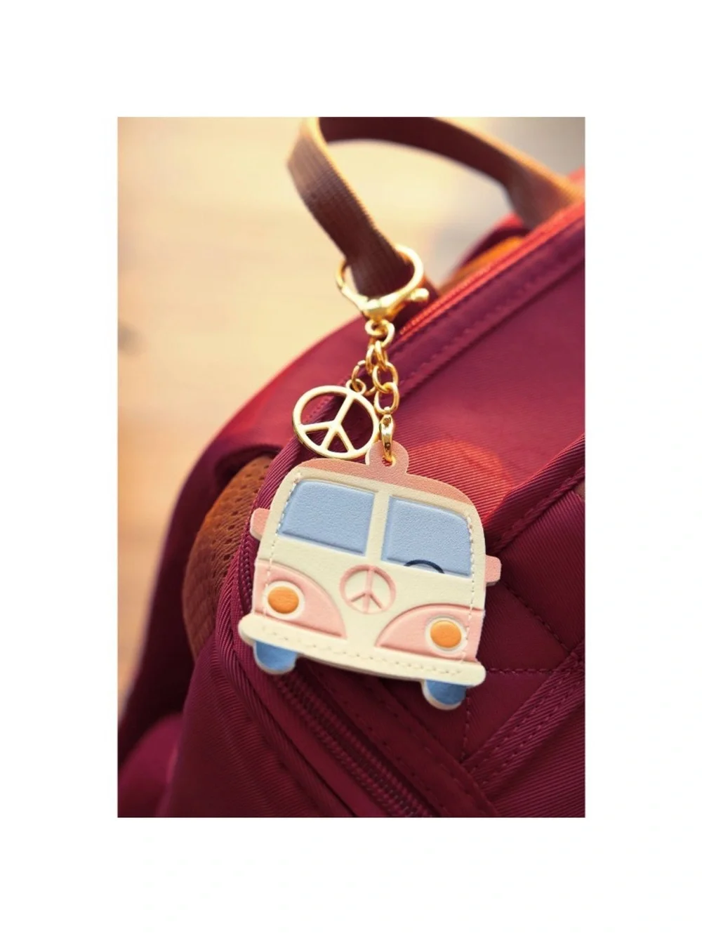 Vivitar Airtag Keychain - Bus